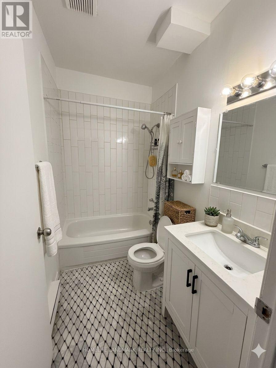 4 - 968 Bathurst Street, Toronto, Ontario  M5R 3G6 - Photo 4 - C13171946
