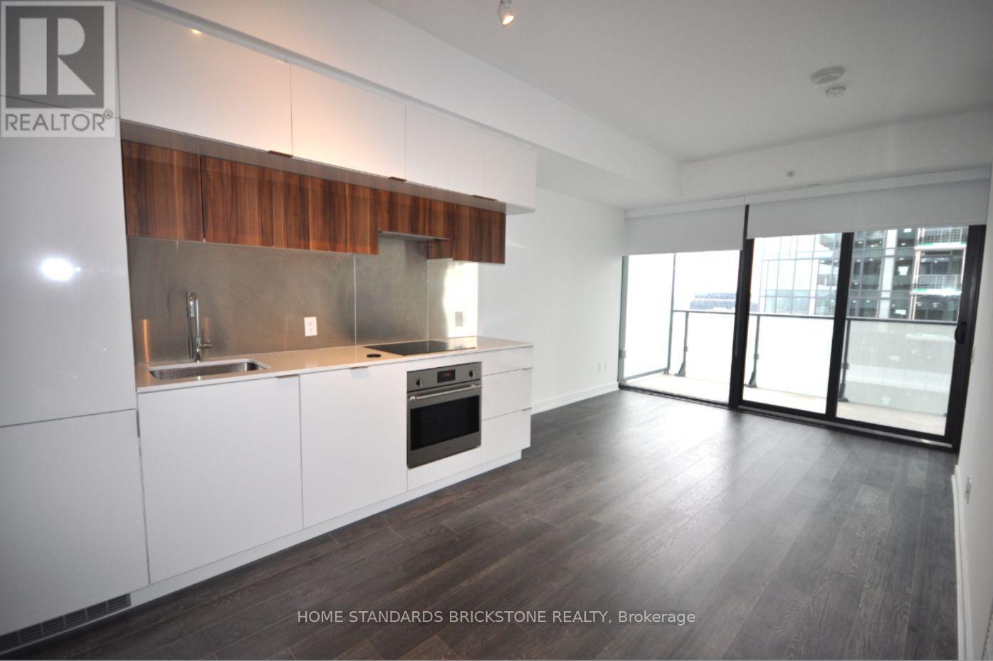 2011 - 185 Roehampton Avenue, Toronto, Ontario  M4P 0C6 - Photo 3 - C13171956