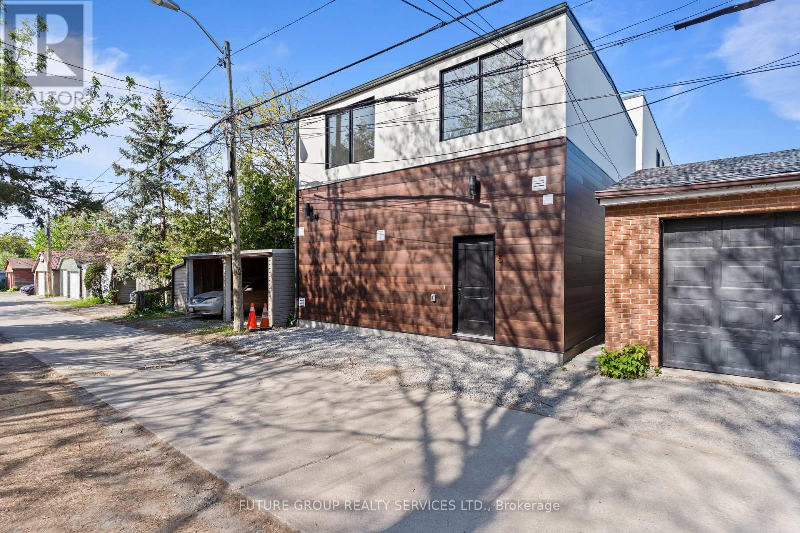 UNIT 5 - 86 KENWOOD AVENUE, Toronto, Ontario