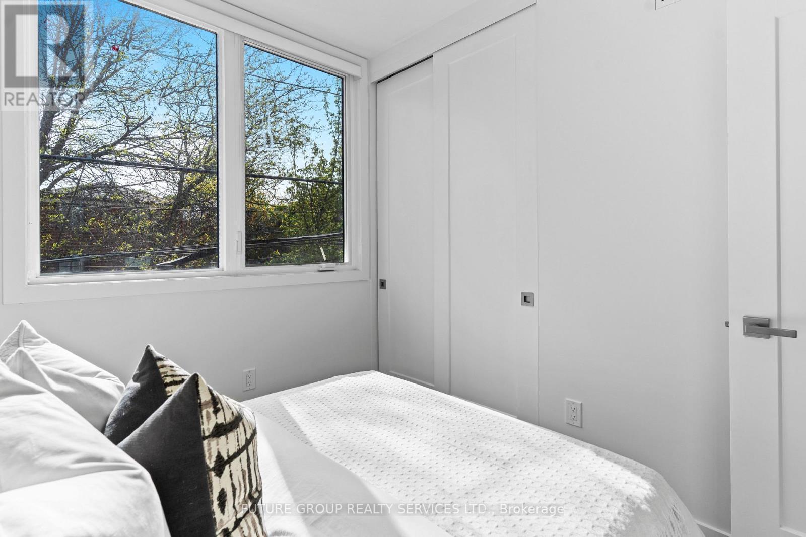 Unit 5 - 86 Kenwood Avenue, Toronto, Ontario  M6C 2S2 - Photo 24 - C13172032