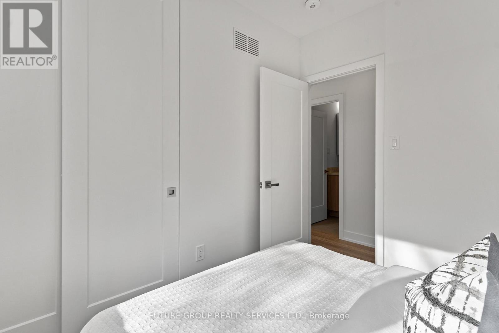 Unit 5 - 86 Kenwood Avenue, Toronto, Ontario  M6C 2S2 - Photo 25 - C13172032