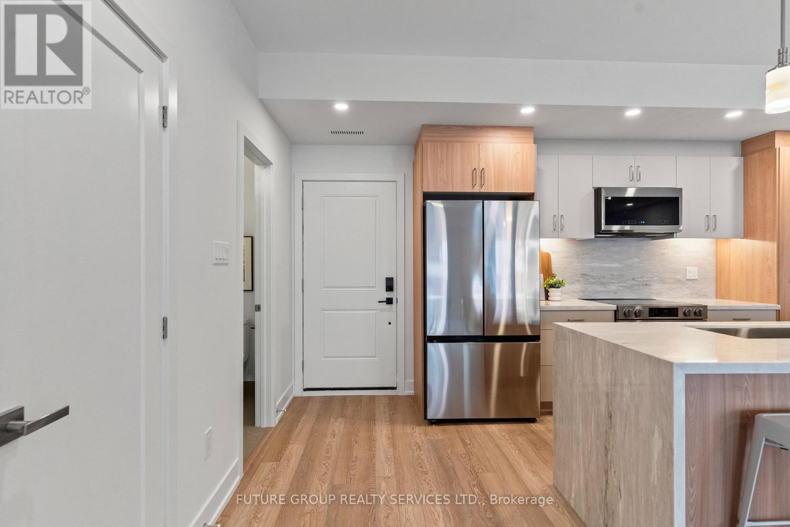 Unit 5 - 86 Kenwood Avenue, Toronto, Ontario  M6C 2S2 - Photo 3 - C13172032