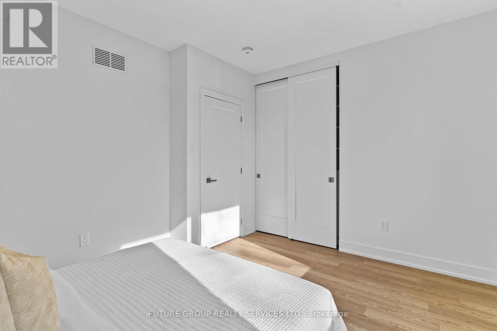 Unit 5 - 86 Kenwood Avenue, Toronto, Ontario  M6C 2S2 - Photo 30 - C13172032
