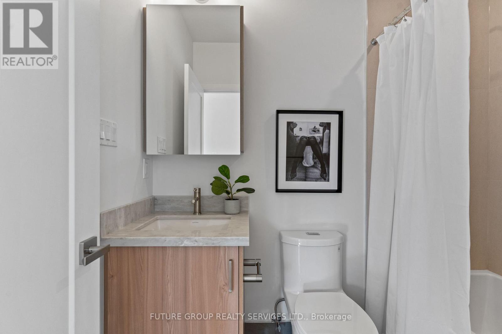 Unit 5 - 86 Kenwood Avenue, Toronto, Ontario  M6C 2S2 - Photo 31 - C13172032