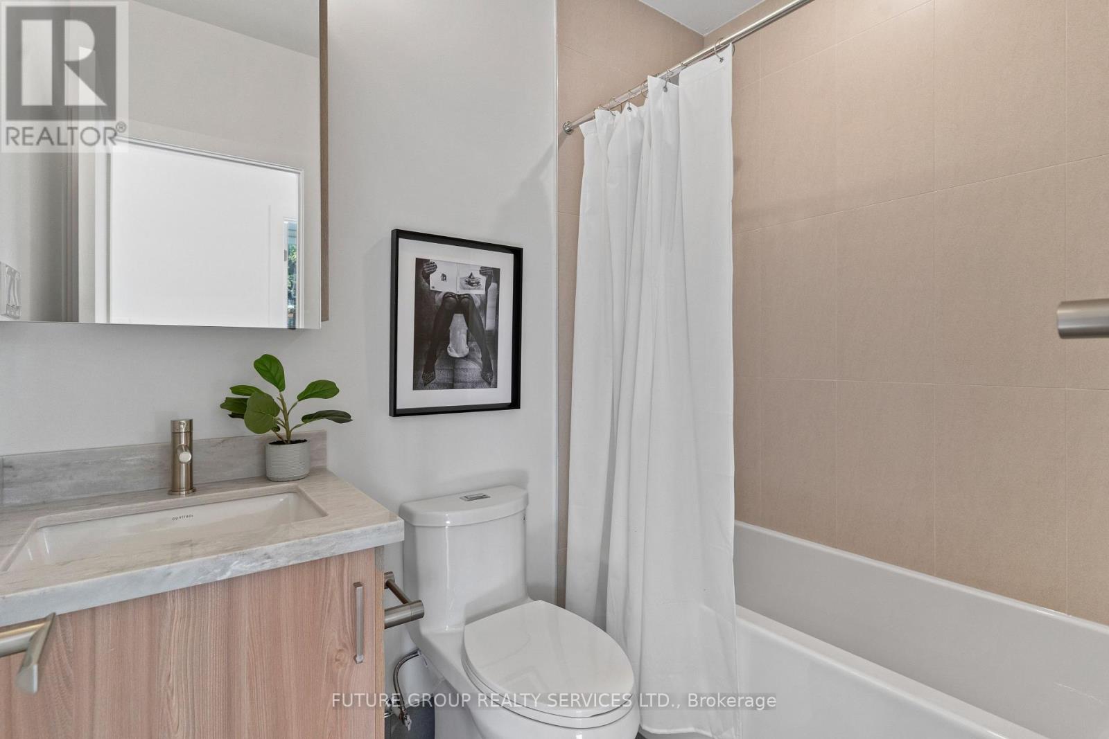 Unit 5 - 86 Kenwood Avenue, Toronto, Ontario  M6C 2S2 - Photo 32 - C13172032