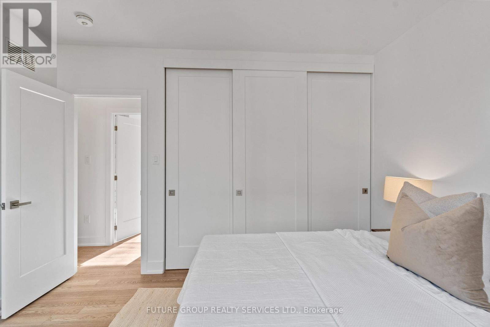 Unit 5 - 86 Kenwood Avenue, Toronto, Ontario  M6C 2S2 - Photo 36 - C13172032