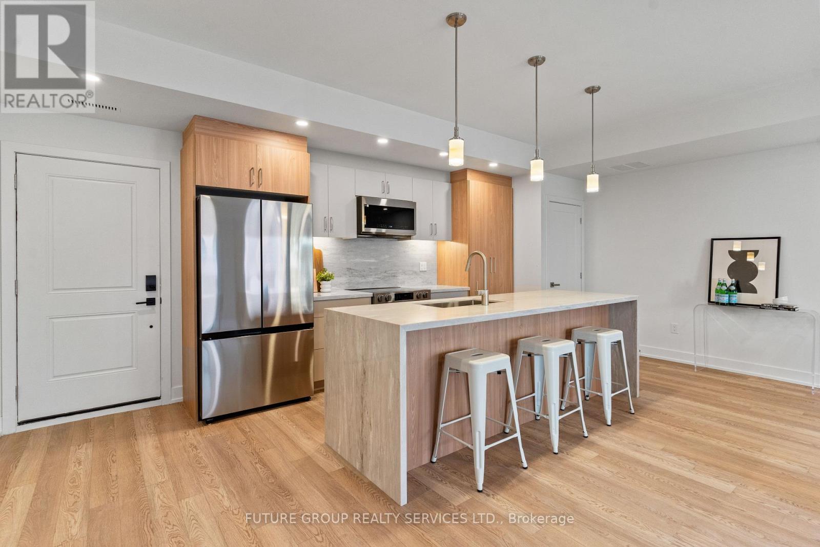 Unit 5 - 86 Kenwood Avenue, Toronto, Ontario  M6C 2S2 - Photo 4 - C13172032
