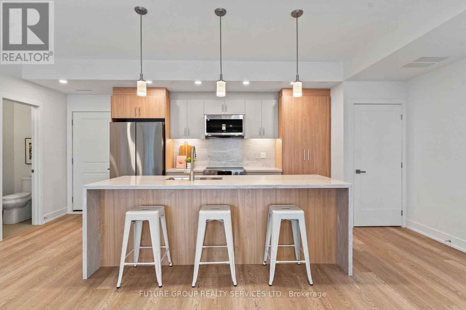 Unit 5 - 86 Kenwood Avenue, Toronto, Ontario  M6C 2S2 - Photo 5 - C13172032