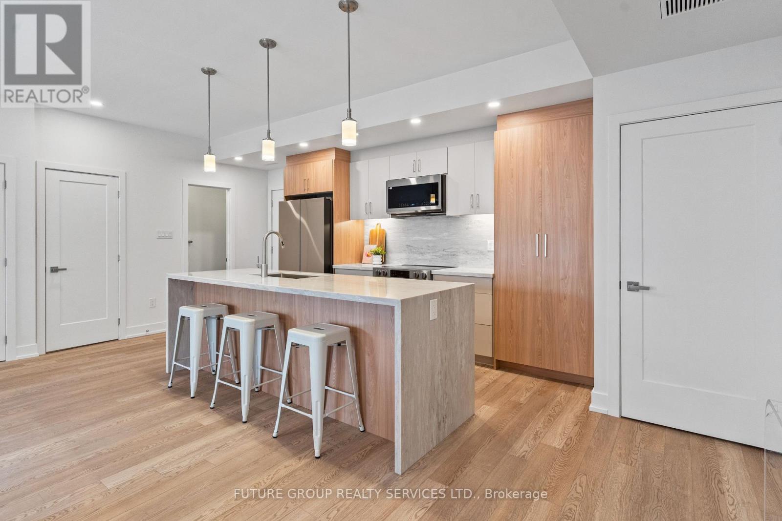 Unit 5 - 86 Kenwood Avenue, Toronto, Ontario  M6C 2S2 - Photo 6 - C13172032