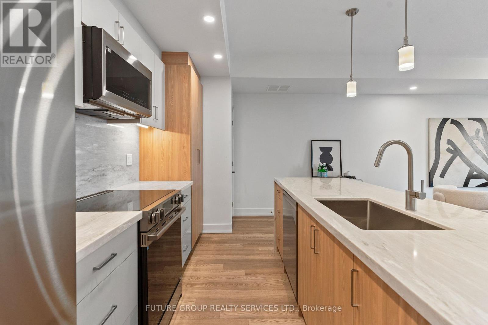 Unit 5 - 86 Kenwood Avenue, Toronto, Ontario  M6C 2S2 - Photo 8 - C13172032