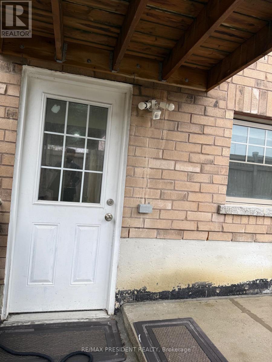 98 Davenfield Circle E, Brampton, Ontario  L6P 4M1 - Photo 33 - W13171826