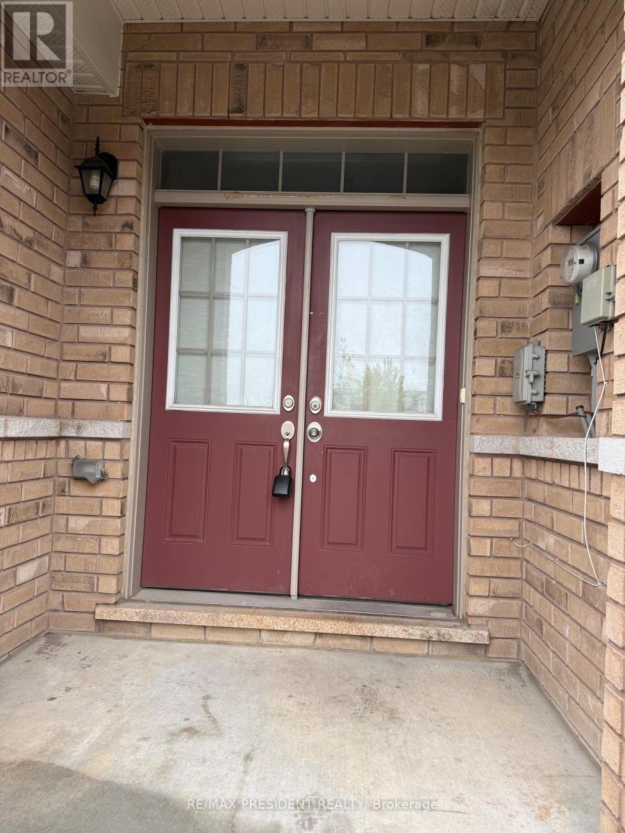 98 Davenfield Circle E, Brampton, Ontario  L6P 4M1 - Photo 2 - W13171826