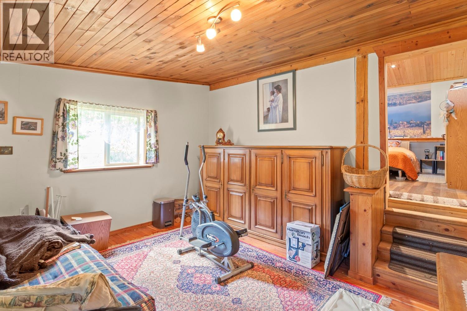 7046 Highway 3, Kitchener, British Columbia V0B 1W1 - Photo 14 - 10387783