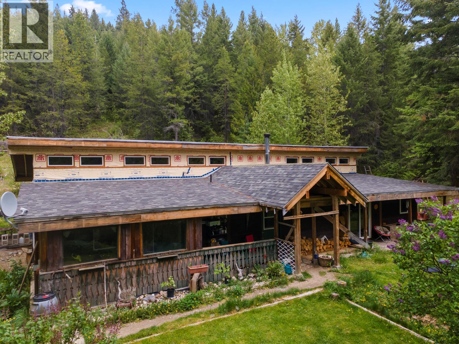 7046 Highway 3, Kitchener, British Columbia V0B 1W1 - Photo 20 - 10387783