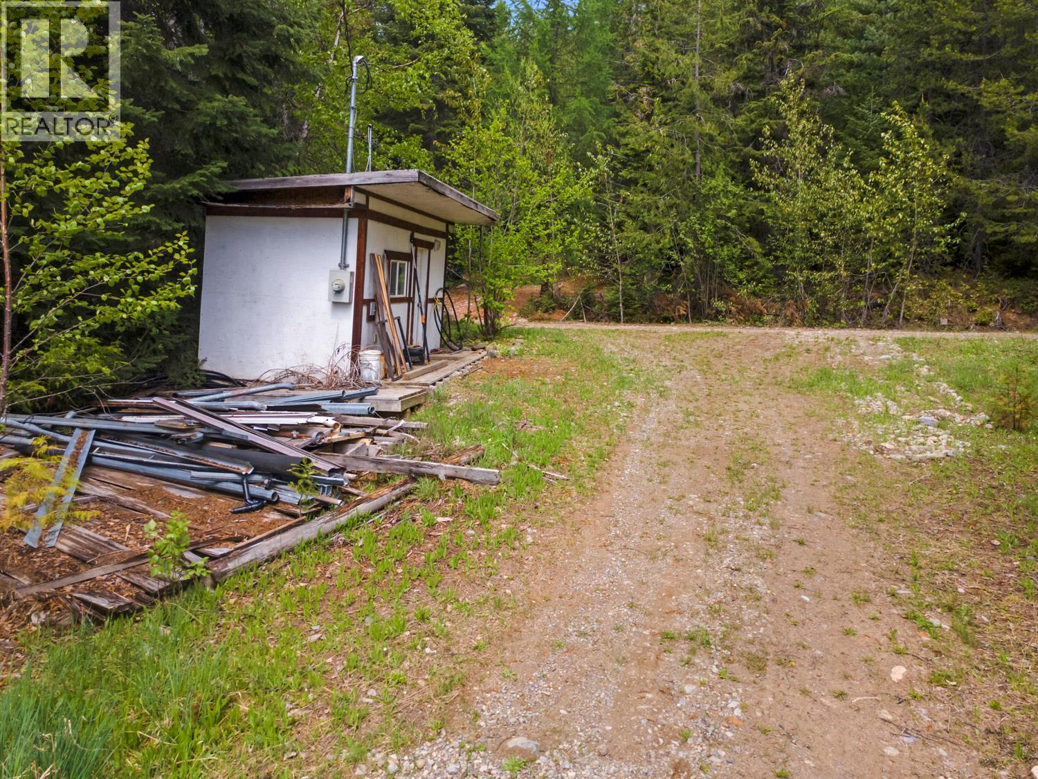 7046 Highway 3, Kitchener, British Columbia V0B 1W1 - Photo 23 - 10387783
