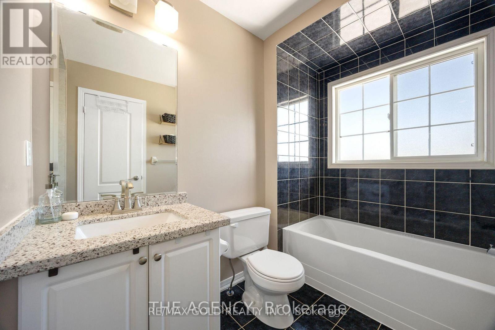 25 Summitridge Court, Brampton, Ontario  L6P 2E5 - Photo 10 - W13171902