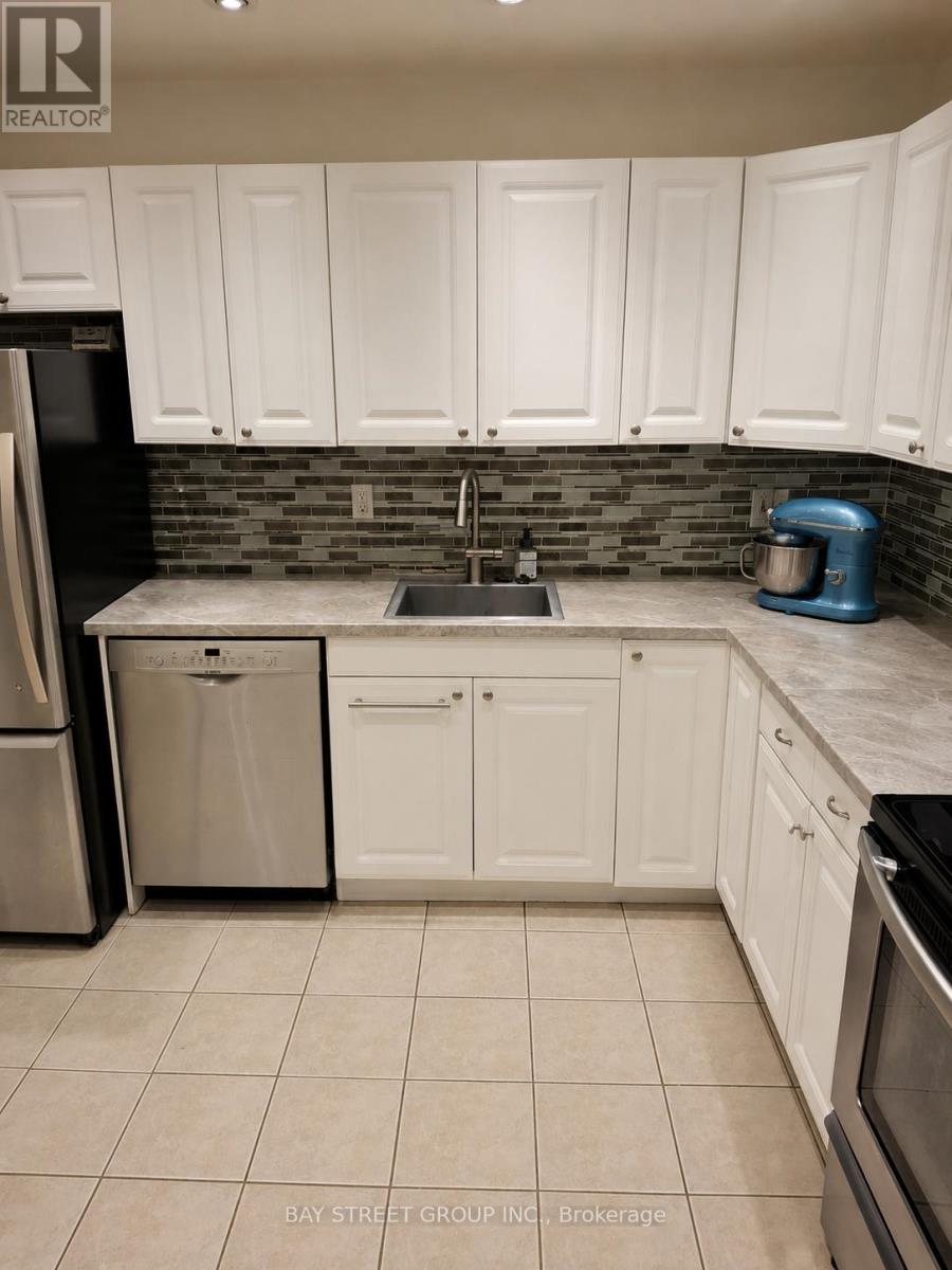 127 - 2120 Rathburn Road E, Mississauga, Ontario  L4W 2S8 - Photo 4 - W13171910