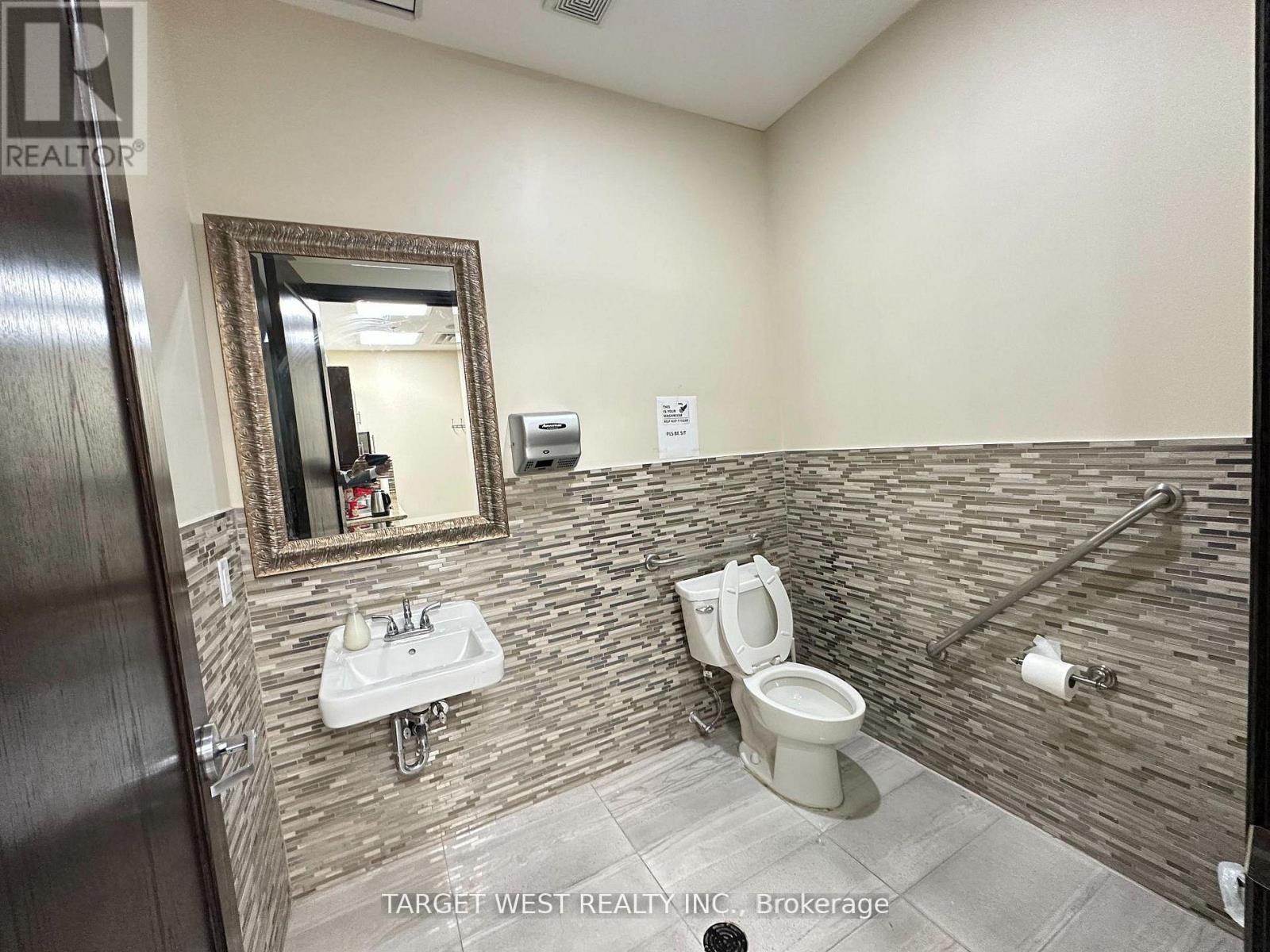 13 - 680 Rexdale Boulevard, Toronto, Ontario  M9W 0B5 - Photo 13 - W13171952