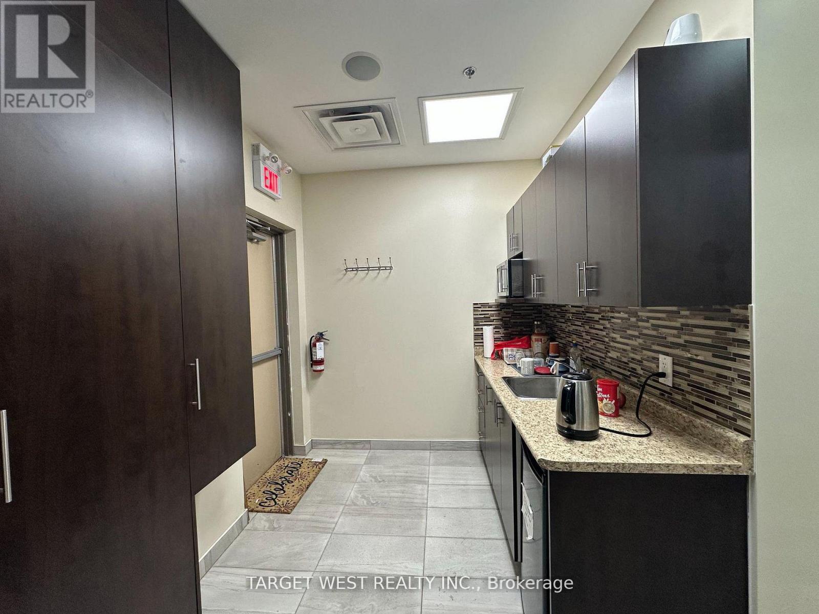 13 - 680 Rexdale Boulevard, Toronto, Ontario  M9W 0B5 - Photo 14 - W13171952