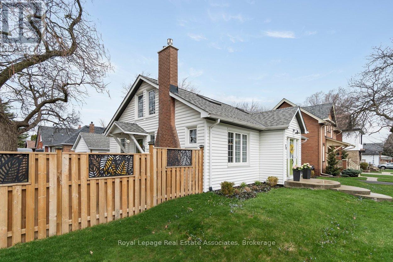 32 Craig Street, Brampton, Ontario  L6Y 1J1 - Photo 3 - W13171992