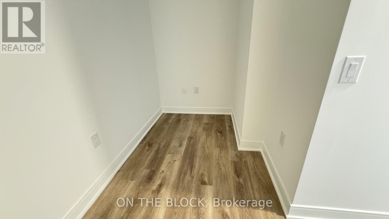 423 - 86 Dundas Street E, Mississauga, Ontario  L5A 1W4 - Photo 4 - W13172066