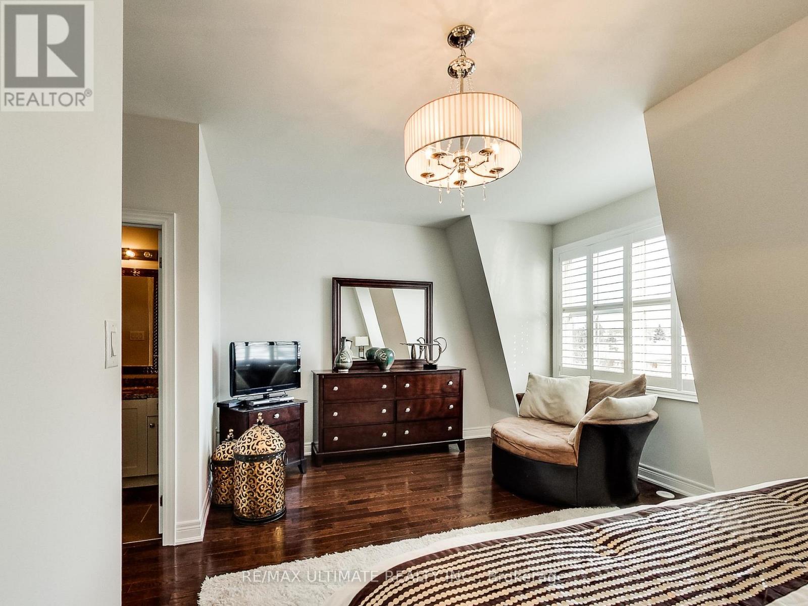Apt 1 (Upper) - 48 Monclova Road, Toronto, Ontario  M3M 0A6 - Photo 14 - W13172102
