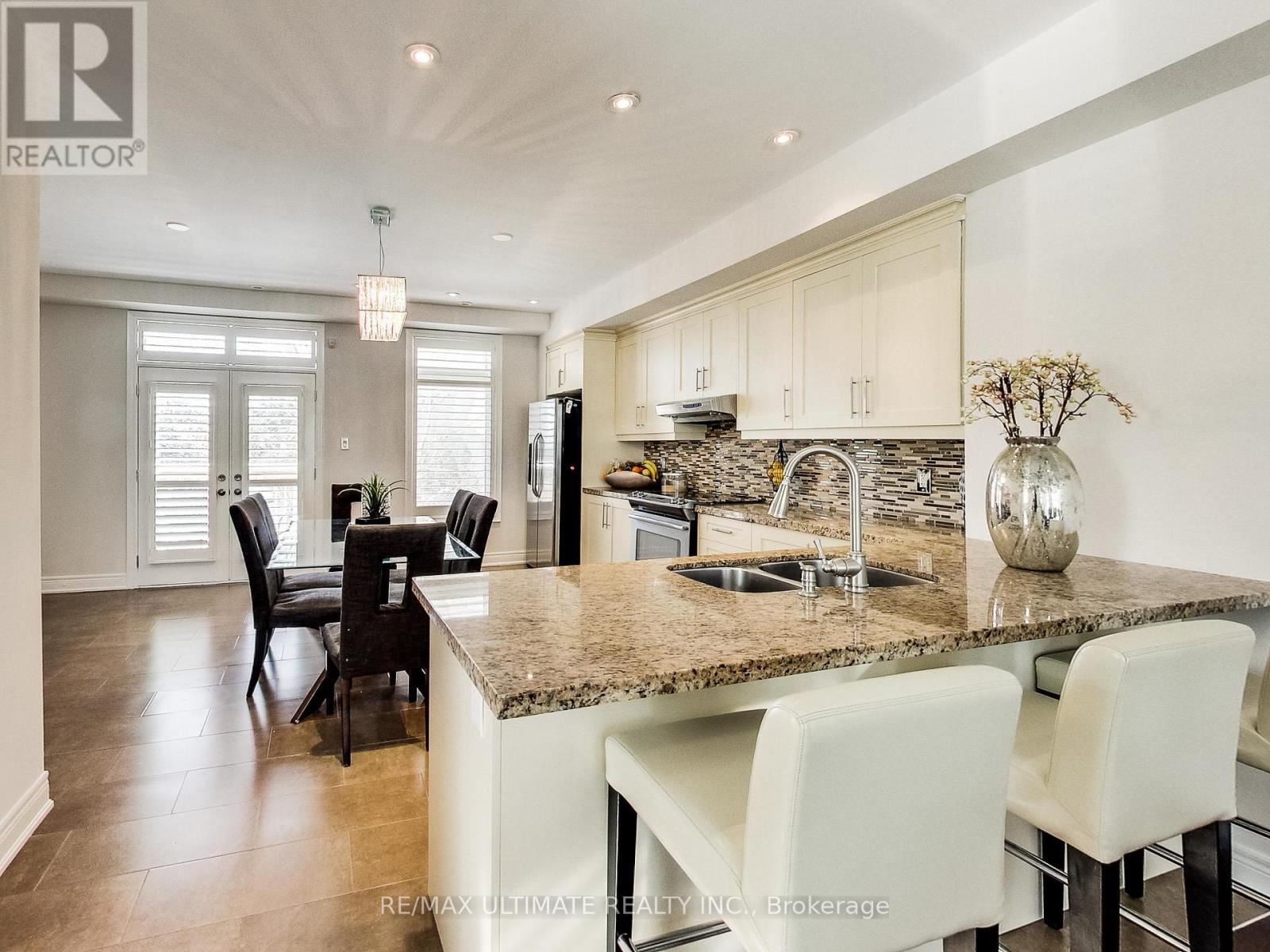 Apt 1 (Upper) - 48 Monclova Road, Toronto, Ontario  M3M 0A6 - Photo 4 - W13172102