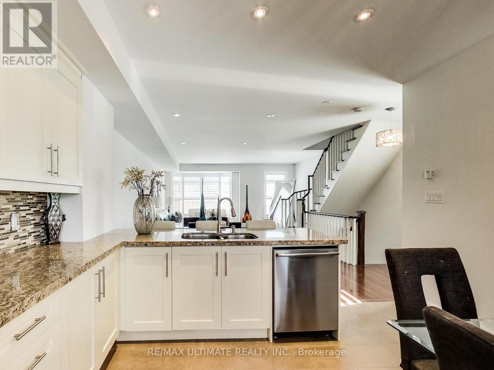 Apt 1 (Upper) - 48 Monclova Road, Toronto, Ontario  M3M 0A6 - Photo 6 - W13172102