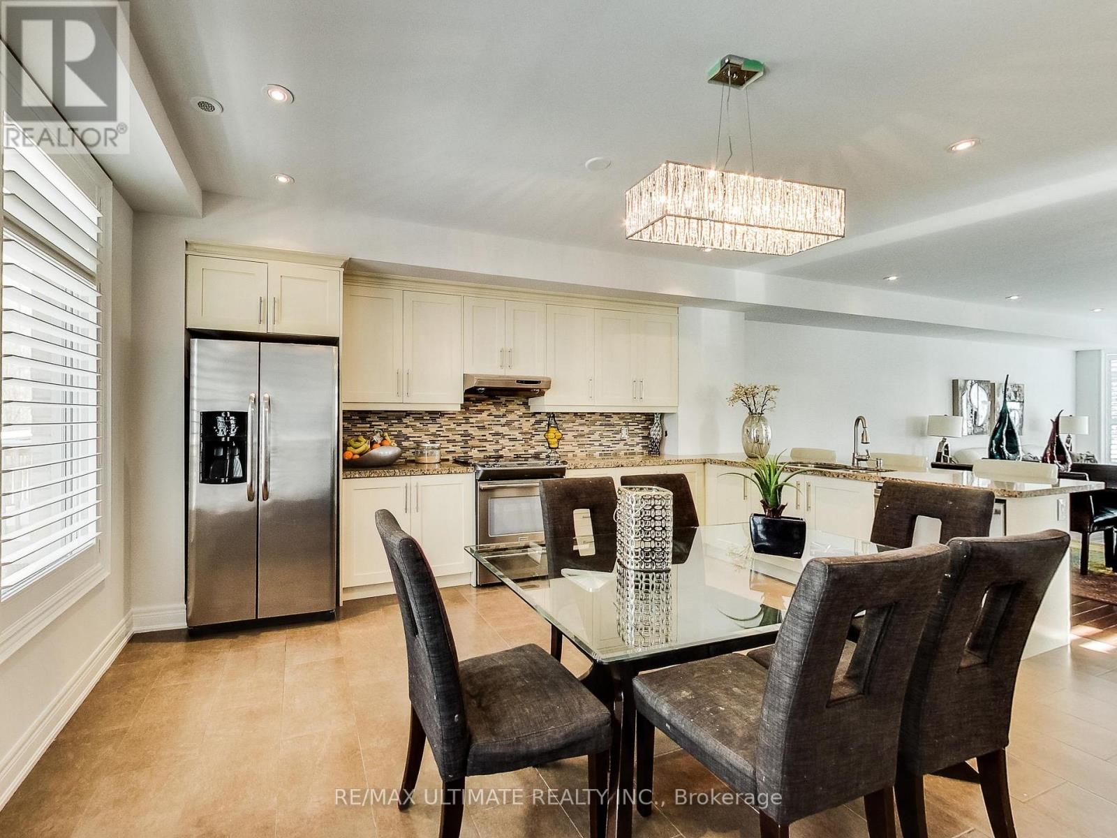 Apt 1 (Upper) - 48 Monclova Road, Toronto, Ontario  M3M 0A6 - Photo 7 - W13172102