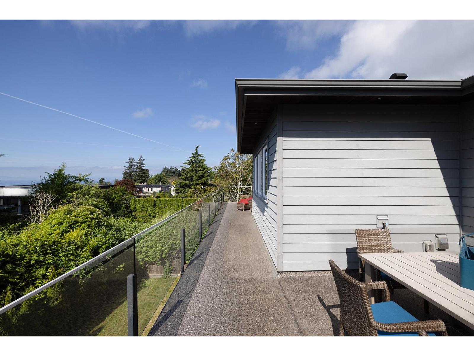 14378 Blackburn Avenue, White Rock, British Columbia V4B 3A1 - Photo 14 - R3126398