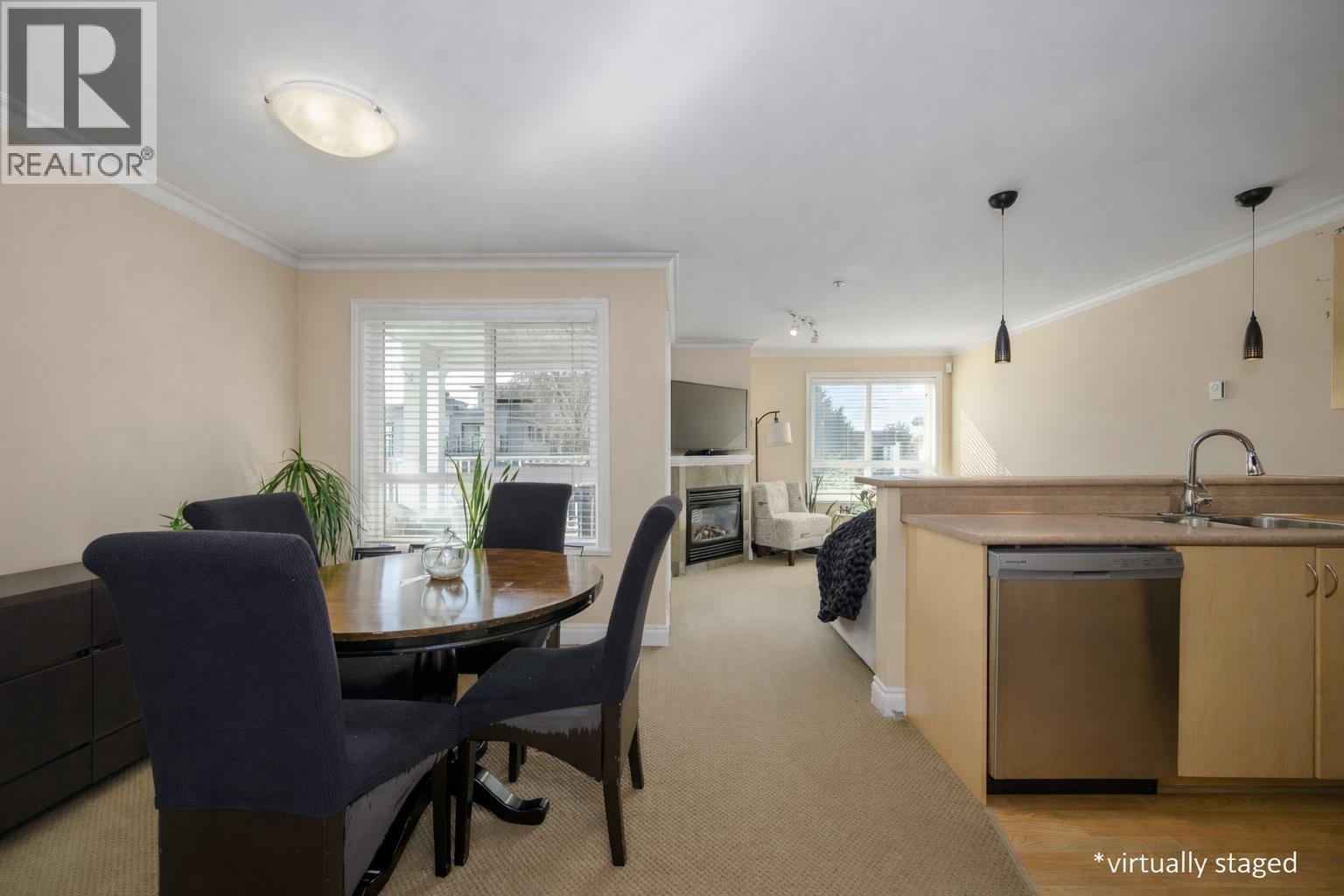 201 128 W 21ST STREET, North Vancouver, British Columbia