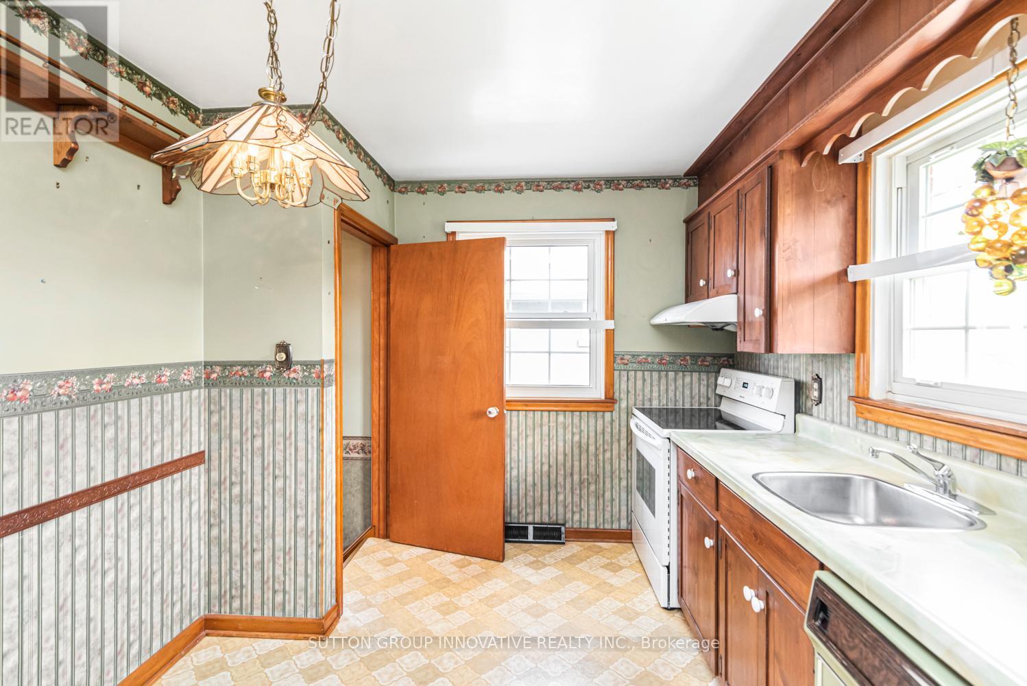 435 East 36th Street, Hamilton, Ontario  L8V 4A4 - Photo 11 - X13171878