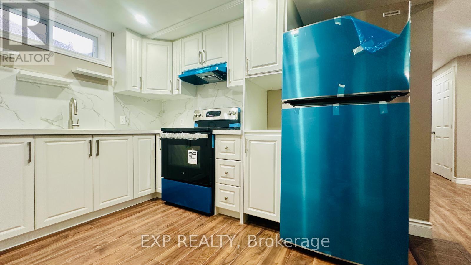 Lower - 287 Resurrection Drive, Kitchener, Ontario  N2N 3H4 - Photo 11 - X13171932