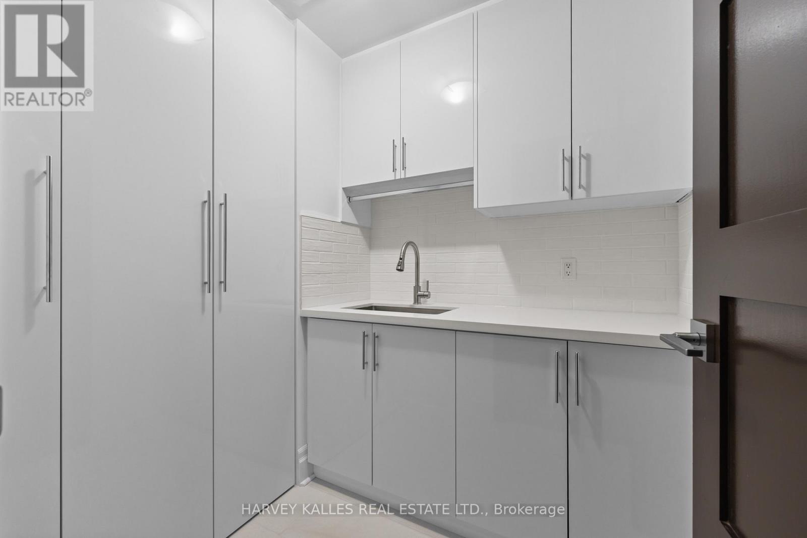 2701 - 300 Bloor Street E, Toronto, Ontario  M4W 3Y2 - Photo 41 - C13169460