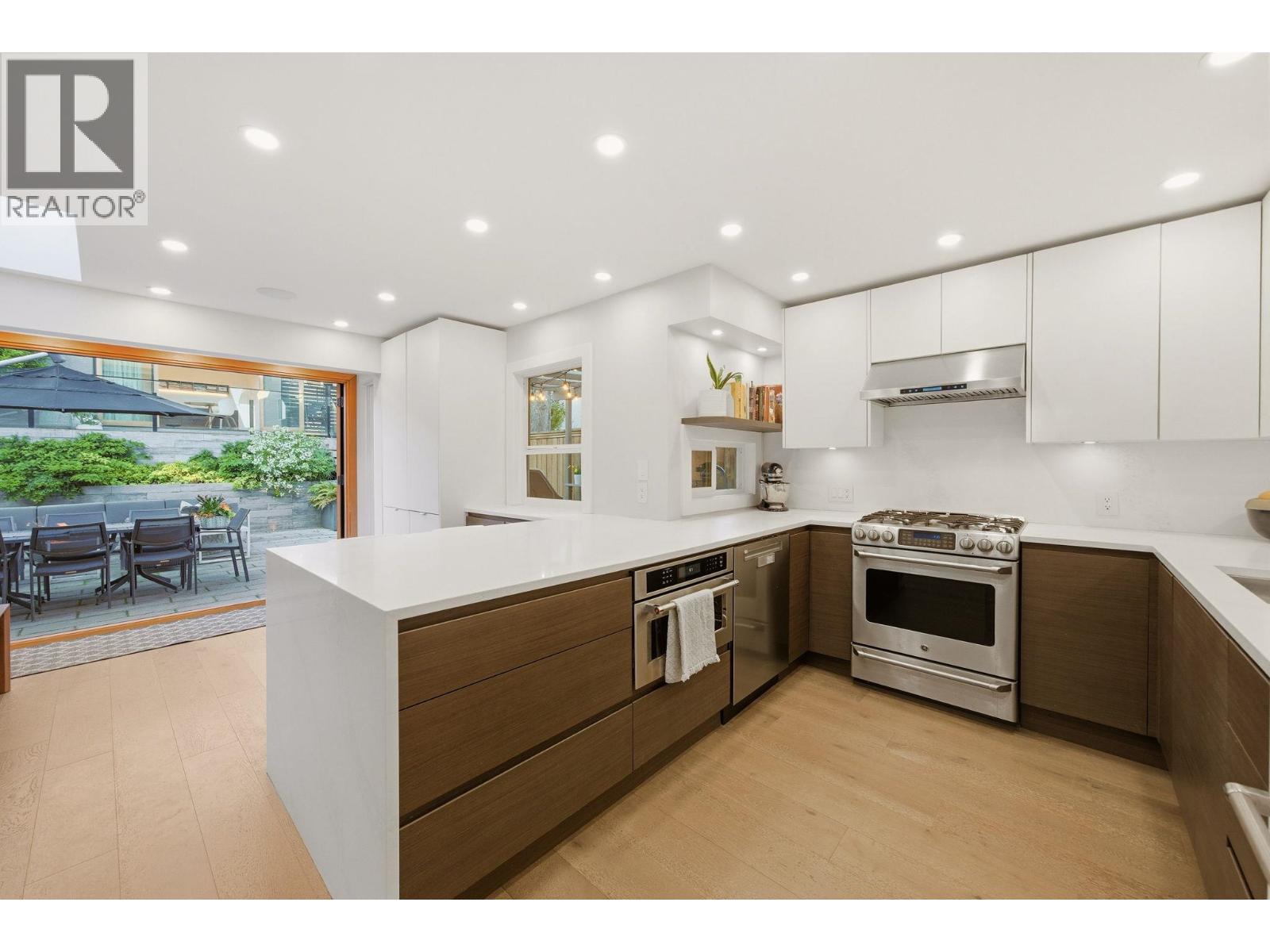 308 E 6th Street, North Vancouver, British Columbia  V7L 1P6 - Photo 13 - R3127641