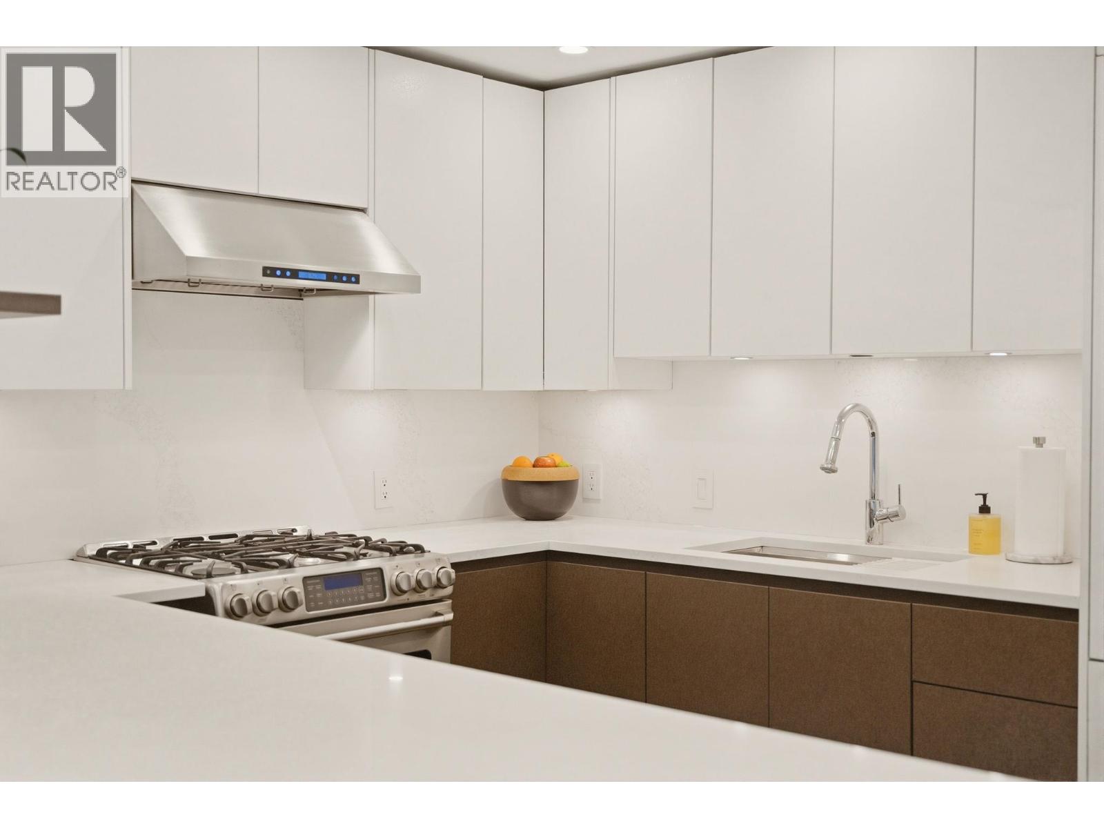 308 E 6th Street, North Vancouver, British Columbia  V7L 1P6 - Photo 14 - R3127641