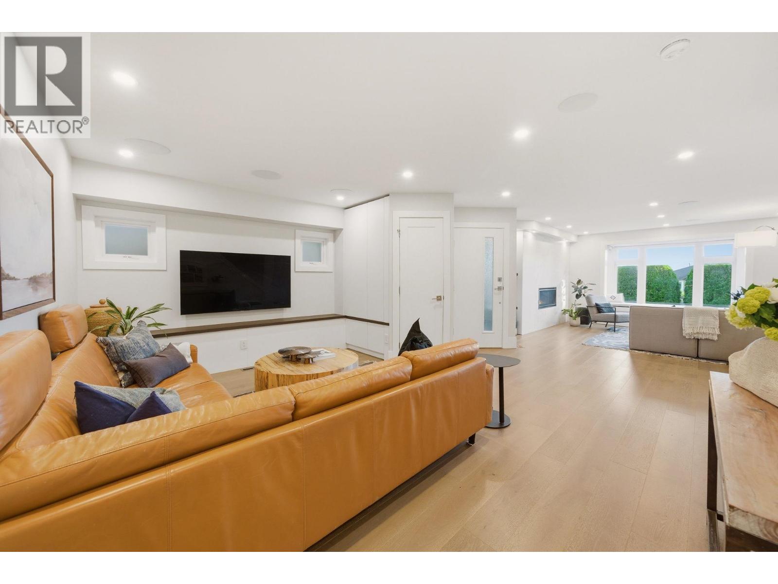 308 E 6th Street, North Vancouver, British Columbia  V7L 1P6 - Photo 23 - R3127641