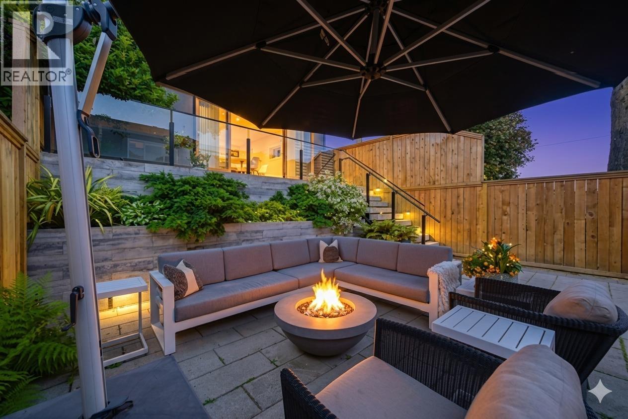 308 E 6th Street, North Vancouver, British Columbia  V7L 1P6 - Photo 3 - R3127641