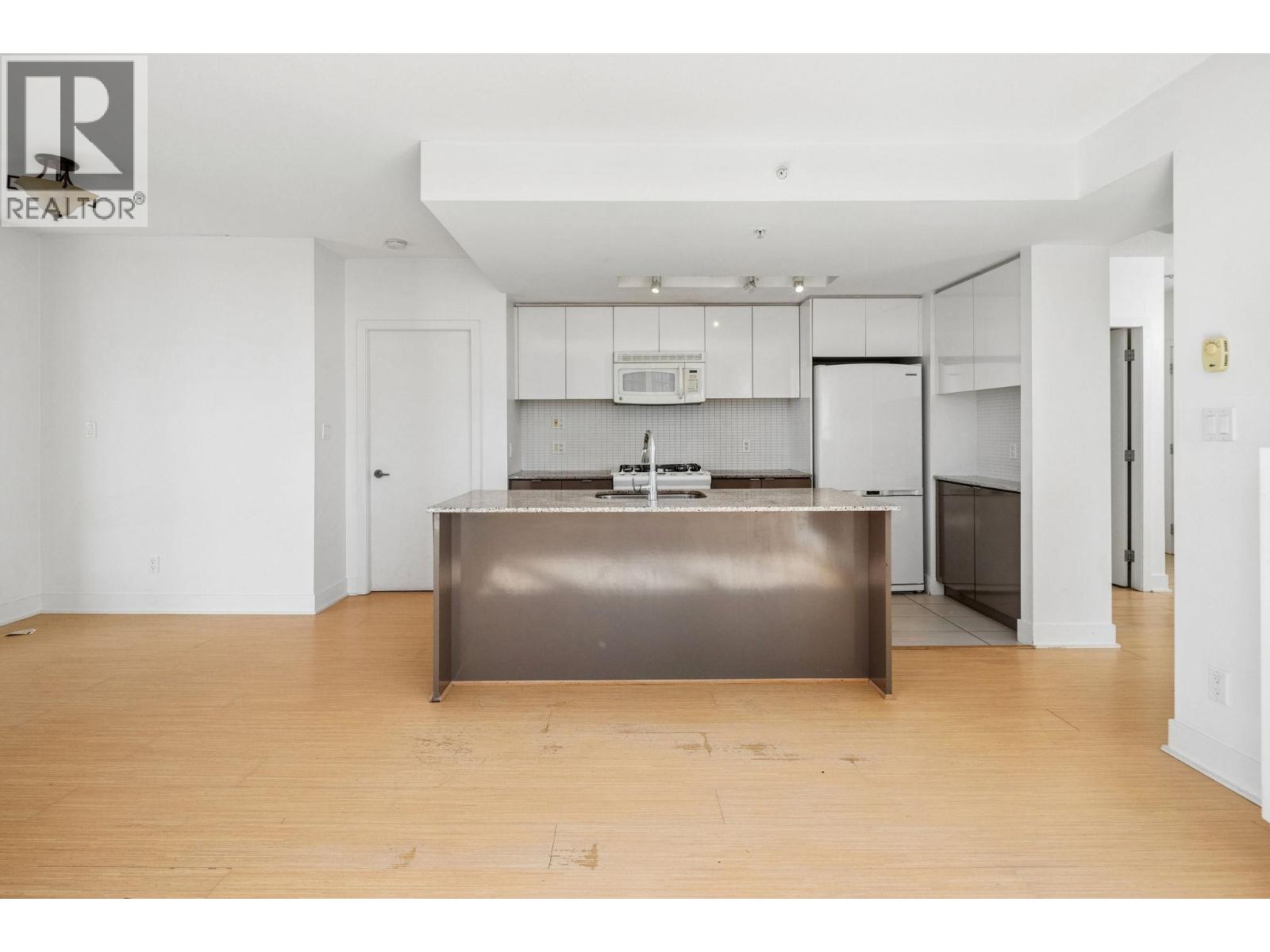 2208 4808 Hazel Street, Burnaby, British Columbia  V5H 0A2 - Photo 1 - R3127649