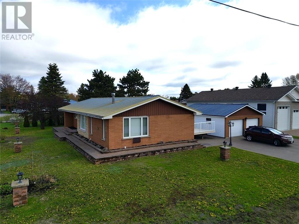 30 Church Street, Sturgeon Falls, Ontario  P2B 1G2 - Photo 2 - 2126654