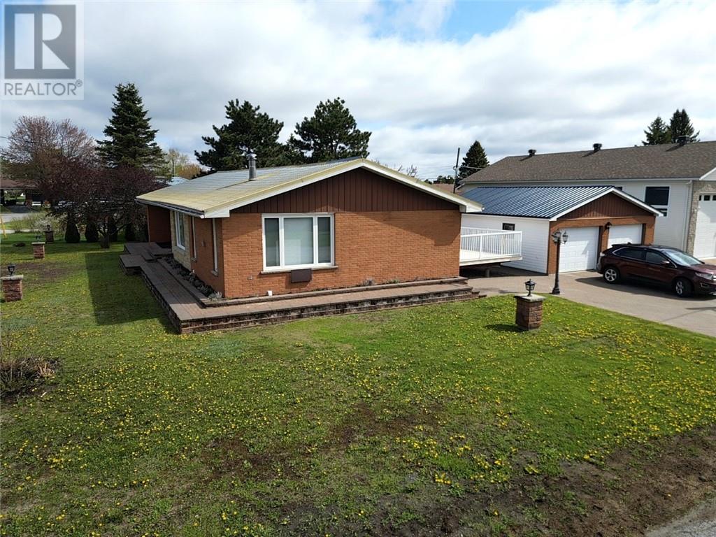30 Church Street, Sturgeon Falls, Ontario  P2B 1G2 - Photo 1 - 2126654