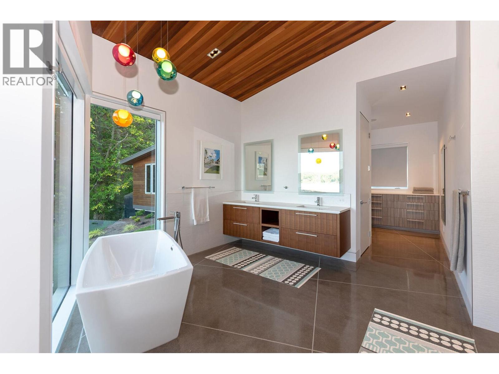 236 Gulf Drive, Galiano Island, British Columbia  V0N 1P0 - Photo 28 - R3127628