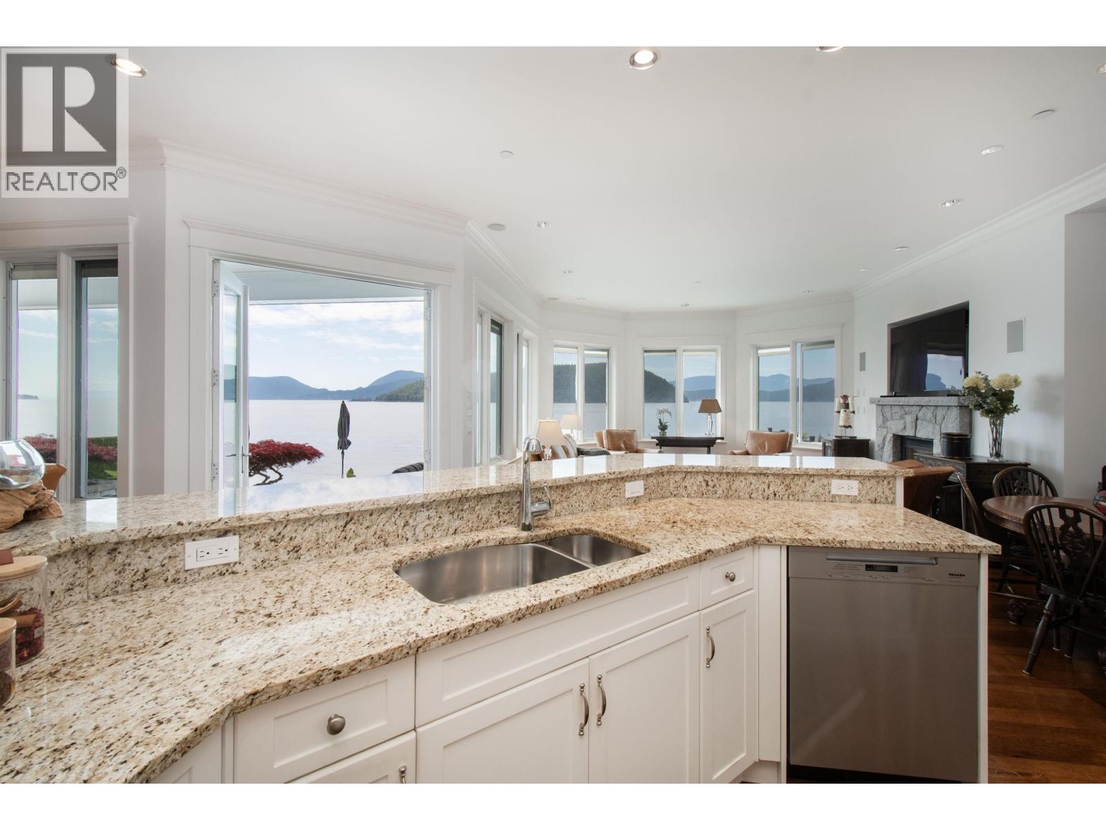 8 Ocean Point Drive, West Vancouver, British Columbia  V7W 3G7 - Photo 11 - R3127651