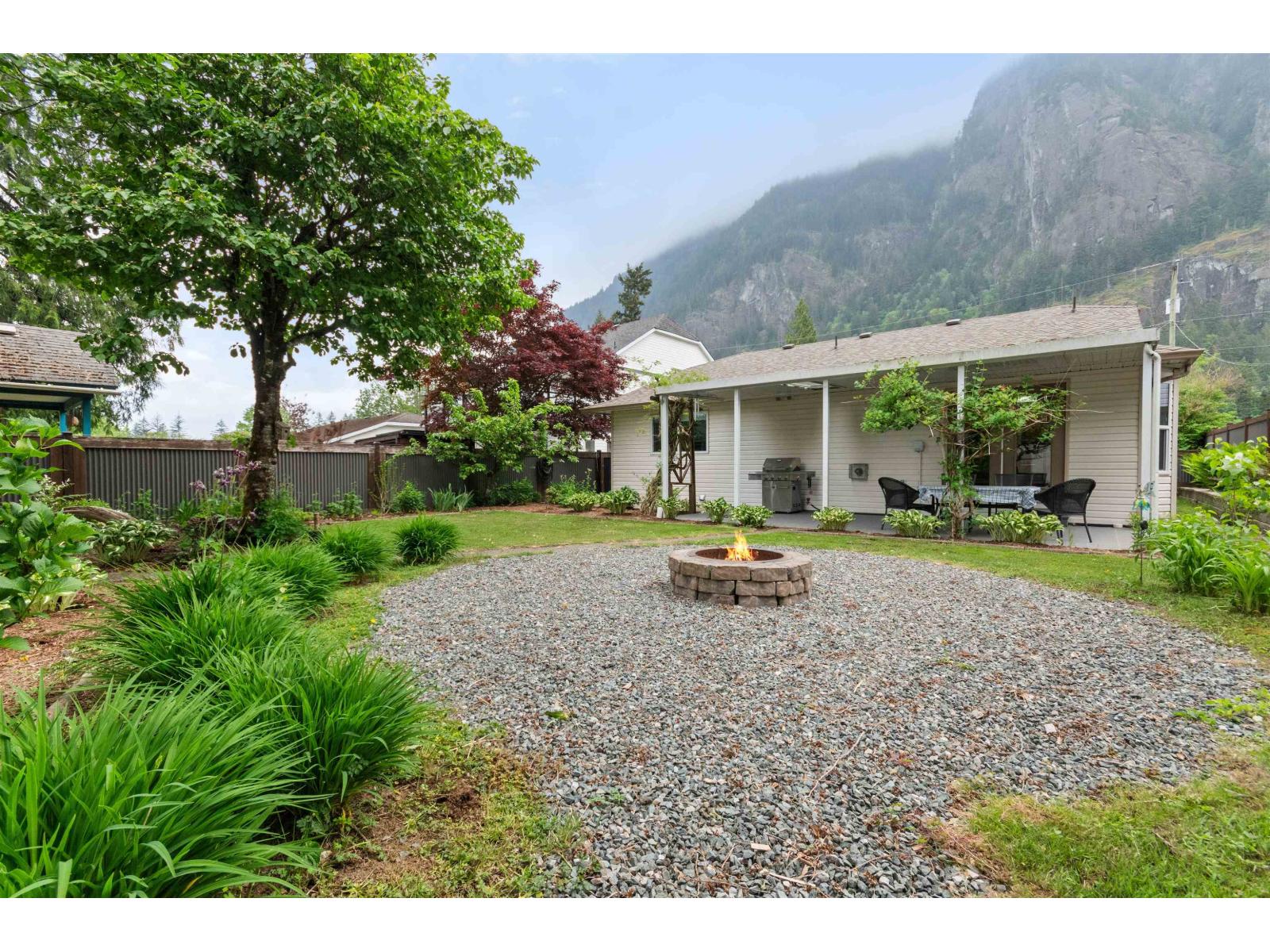 19865 Marie Street, Hope, Hope, British Columbia  V0X 1L2 - Photo 12 - R3127599