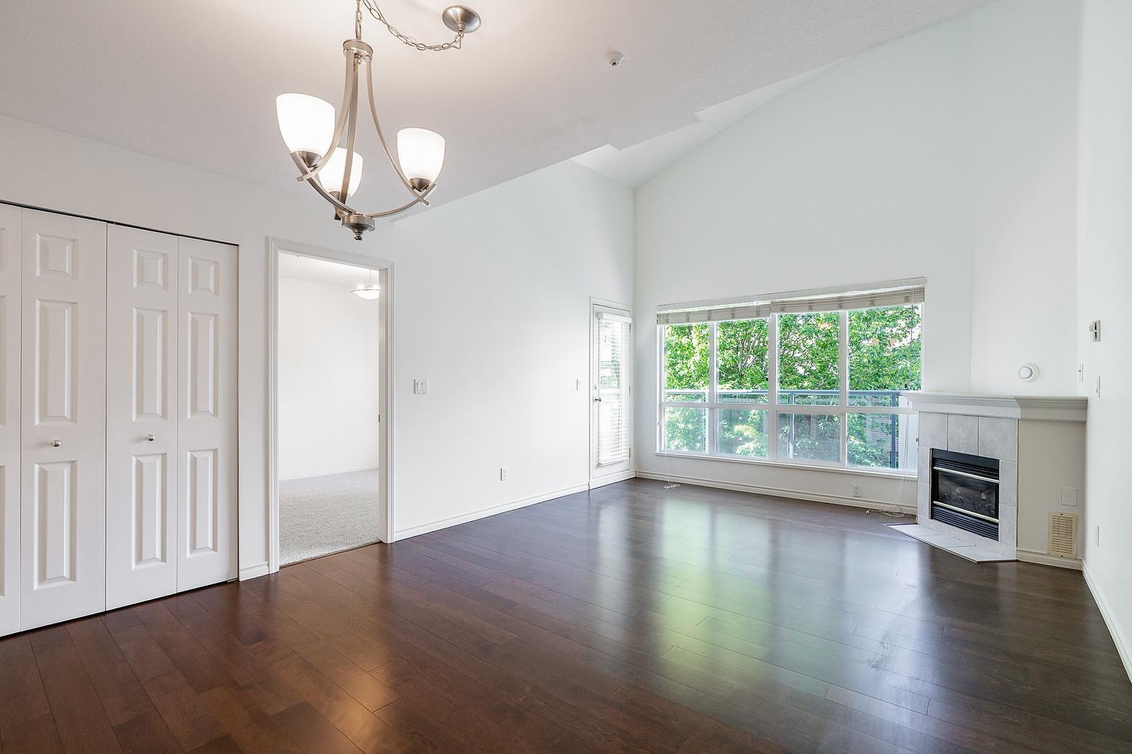 411 14885 100 Avenue, Surrey, British Columbia  V3R 0W1 - Photo 2 - R3126848