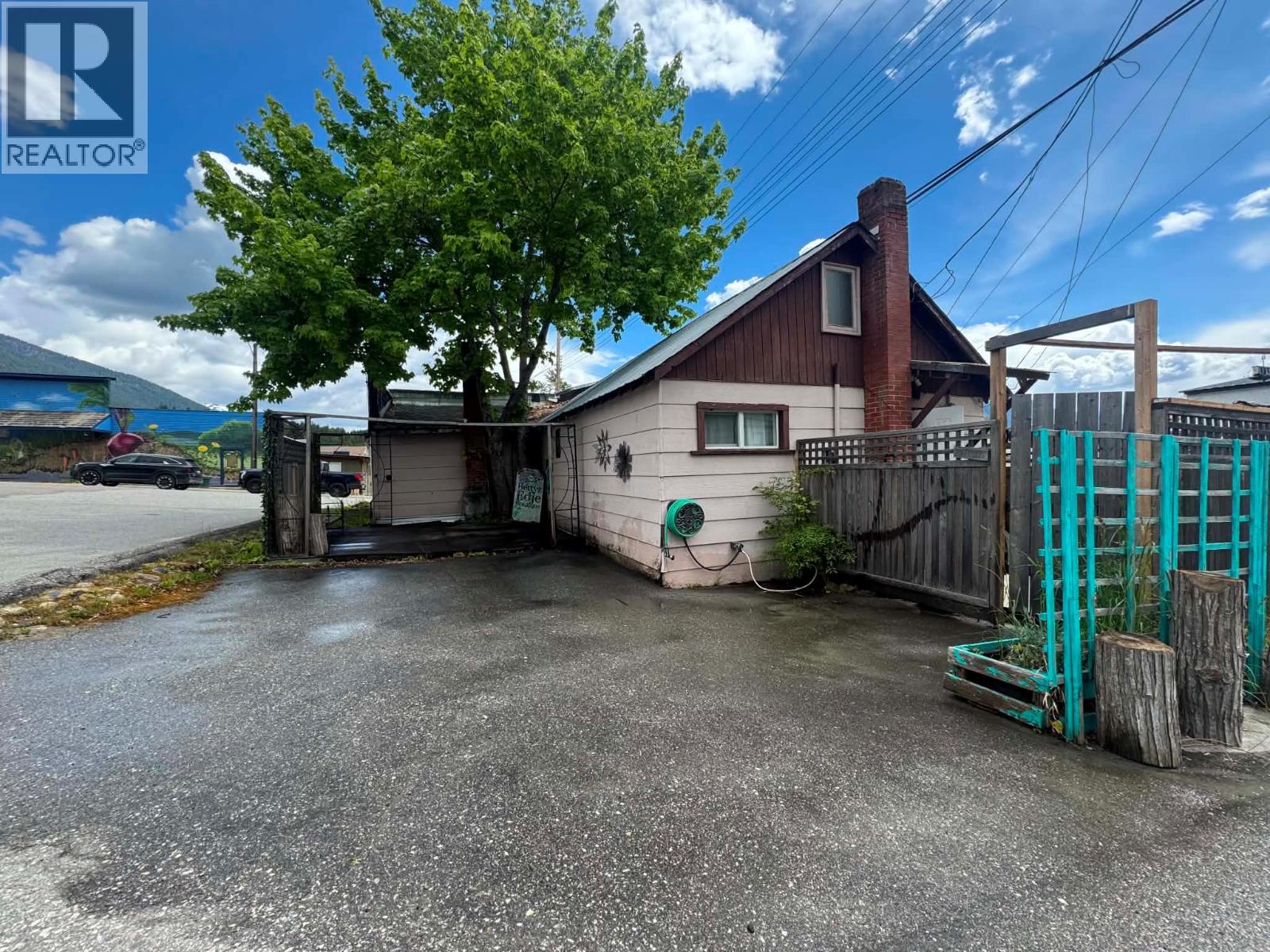 86 4th Avenue SW, Nakusp, British Columbia  V0G 1R0 - Photo 7 - 10388524
