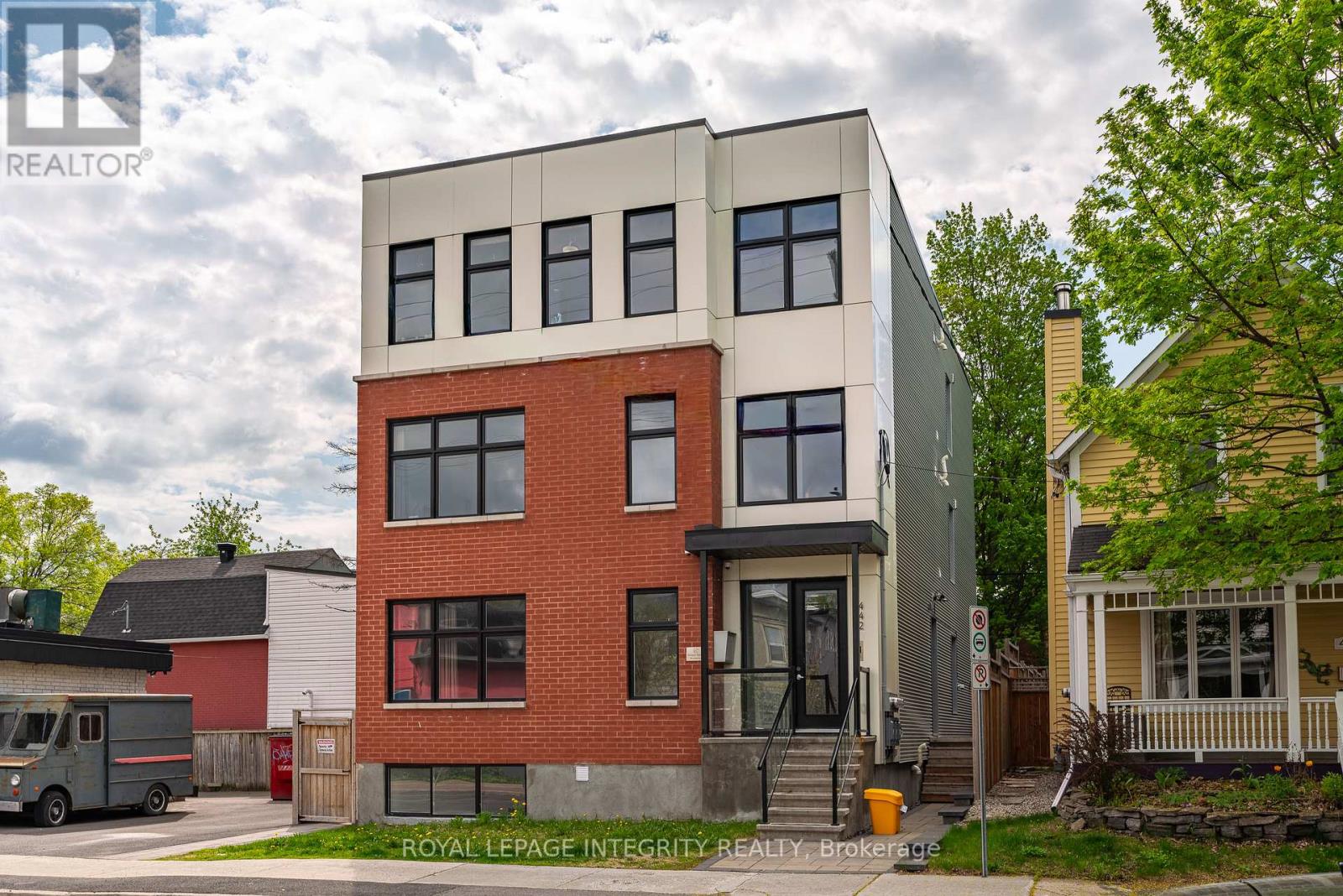442 SUNNYSIDE AVENUE, Ottawa, Ontario