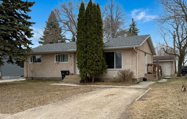 1 Pine Crescent, Steinbach, Manitoba