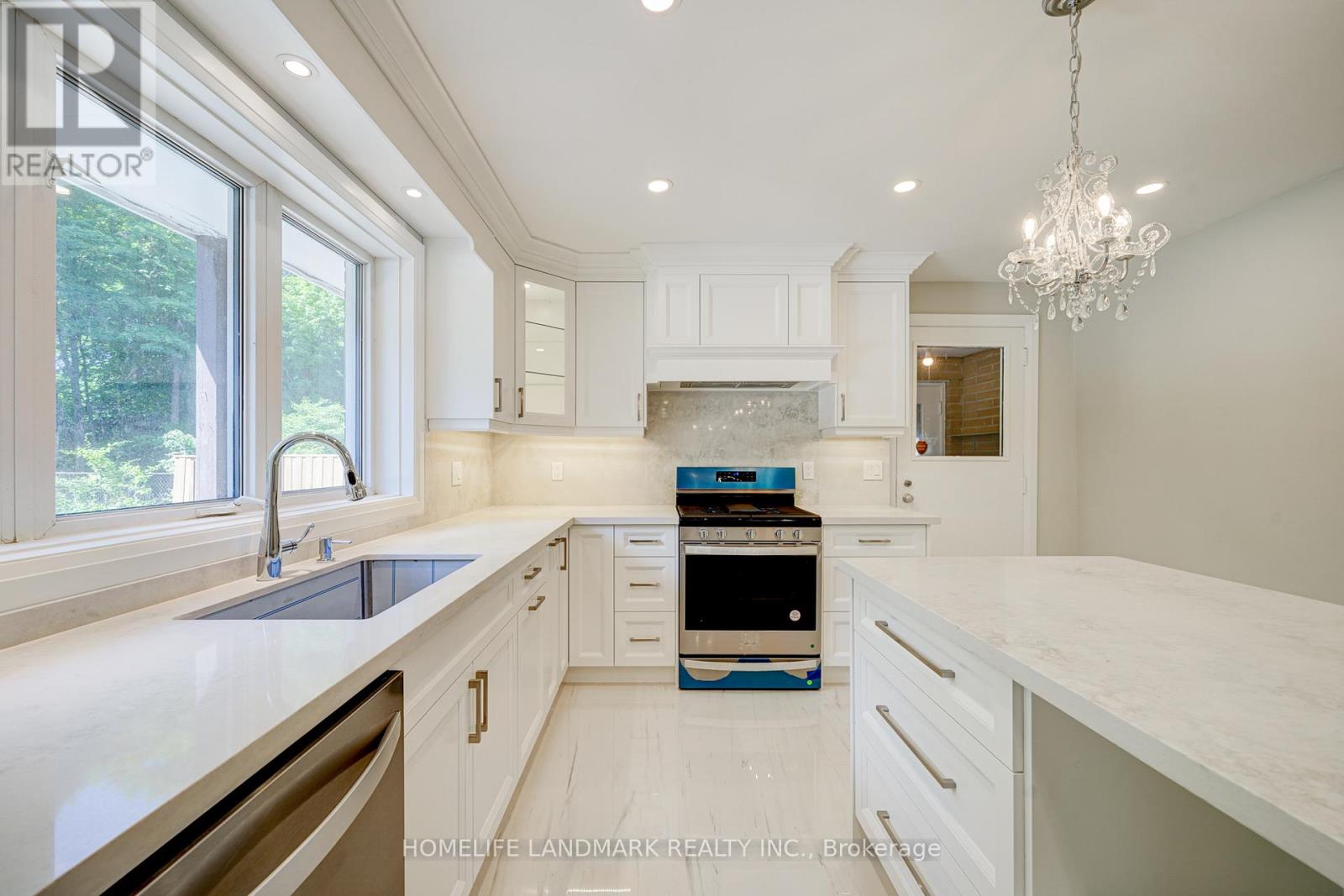 7 Knightswood Road, Toronto, Ontario  M4N 2G9 - Photo 14 - C13172134