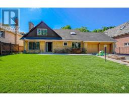 7 KNIGHTSWOOD ROAD, Toronto, Ontario